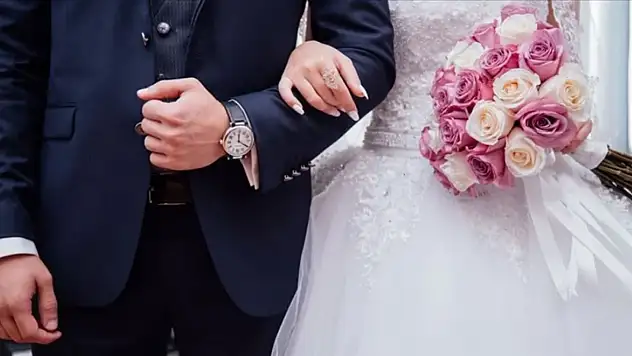 Evlilik kredisine rekor başvuru! 160 binden fazla gence ödeme yapıldı
