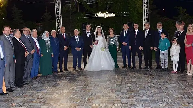 EYÜP VE MEDİHA ÇİFTİ DÜNYAEVİNE GİRDİ