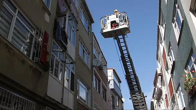 FATİH'TE KORKUTAN YANGIN