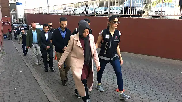 FETÖ/PDY operasyonunda gözaltına alınan 5 kişi adliyeye sevk edildi