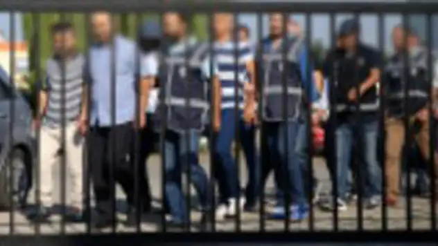 FETÖ'den gözaltı kararı alınan 96 kişiden 65'i yakalandı