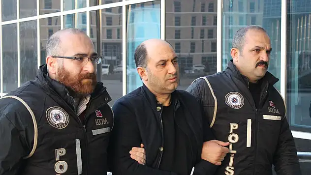 Firari FETÖ sanığı çatı katında yakalandı
