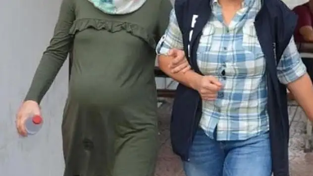 Firari Fetö'cünün hamile eşi: 'Bir gece ansızın geldi'