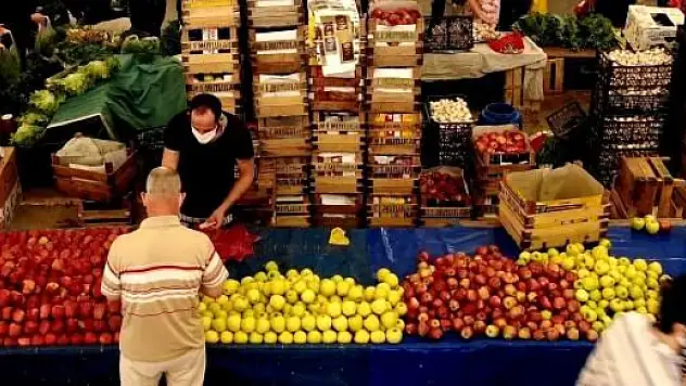 FİYATLARI GÖREN VATANDAŞ TEPKİ GÖSTERDİ! MARKETLERİN OYUNU BOZULDU