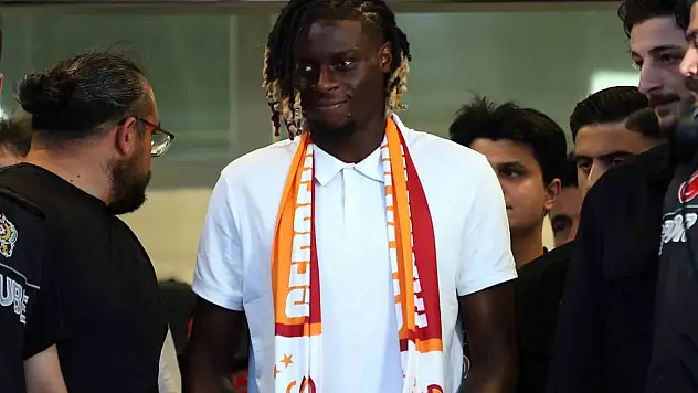 Galatasaray'ın yeni transferi Lesley Ugochukwu, İstanbul'a geldi