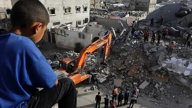 Gazze'de can kaybı 72 bin 942'ye yükseldi