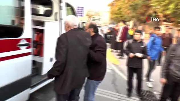 GİRMESİ YASAK OLDUĞU YOLA GİREN VİNÇ 4 OTOMOBİLİ BİÇTİ: 3 YARALI