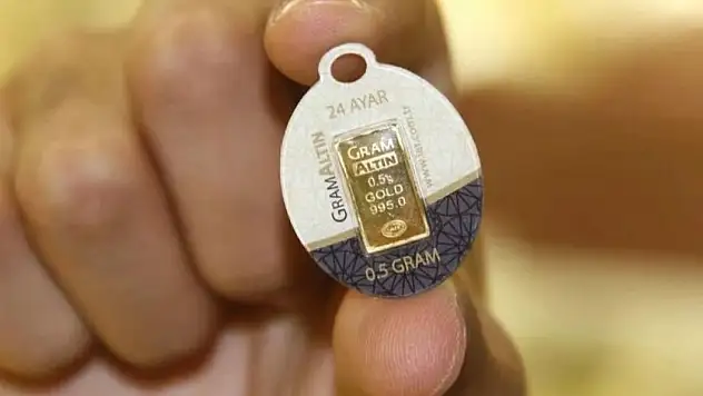 Gram altın rekor tazeledi