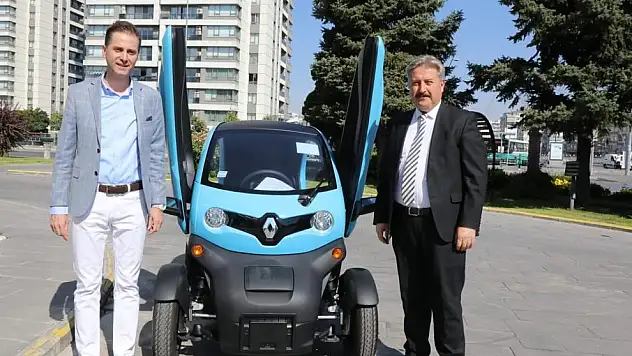 GÜLPAR, İKİ YENİ ELEKTRİKLİ ARACINI PALANCIOĞLU'NA TANITTI