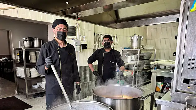 Hacılar Belediyesi günlük 200 kişiye iftar yemeği sağlıyor
