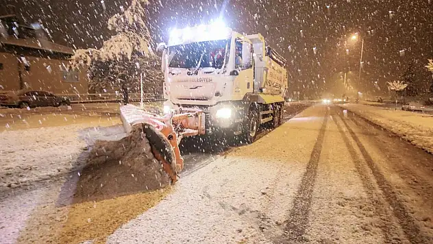 HACILAR BEYAZA BÜRÜNDÜ