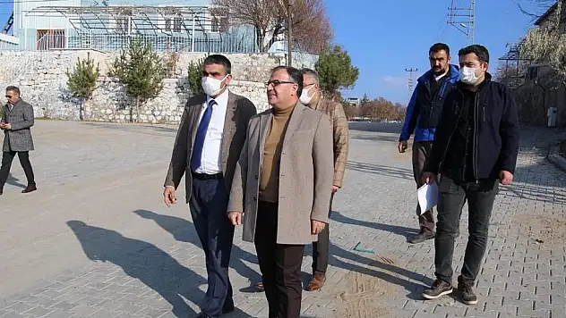 HACILAR'DA KİLİTLİ PARKE ÇALIŞMASI HIZ KESMİYOR