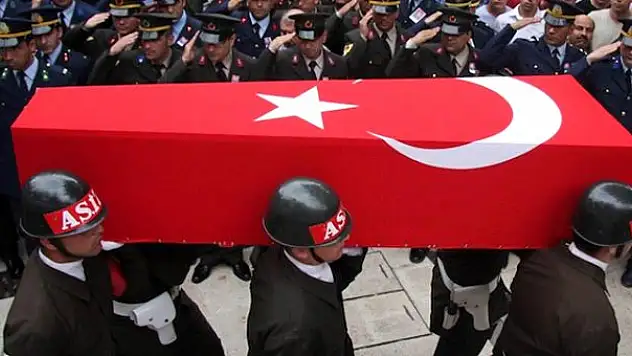 HAKKARİ'DE AĞIR YARALANAN ASKERDEN ACI HABER GELDİ
