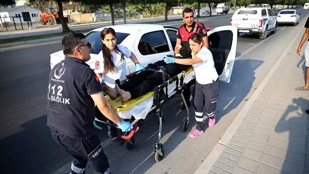 HAMİLE KADIN KENDİNİ OTOMOBİLDEN DIŞARI ATTI