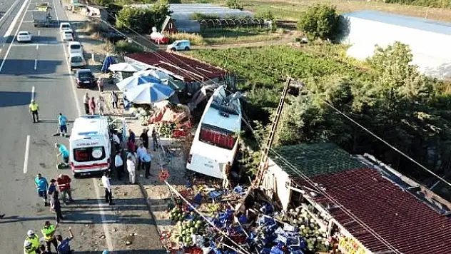 HAVALİMAN OTOBÜSÜ KAZA YAPTI: 1 ÖLÜ, 8 YARALI