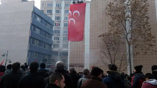 HDP İL BİNASI YAKILDI