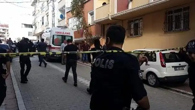 HIRSIZ EVDE KARŞILAŞTIĞI KADINI BIÇAKLAYARAK ÖLDÜRDÜ