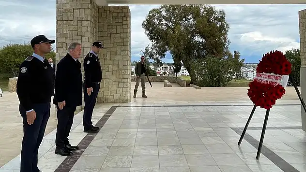 Hulusi Akar'dan Kıbrıs mesajı: KKTC'nin haklı davasını sürdürmeye devam edeceğiz