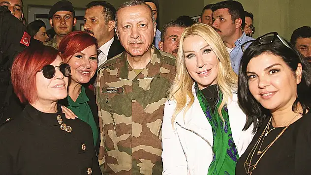 Cumhurbaşkanı Erdoğan'la Mehmetçiğe destek için sınıra giden isimden idam yorumu: 'İdamı Desteklemiyorum'