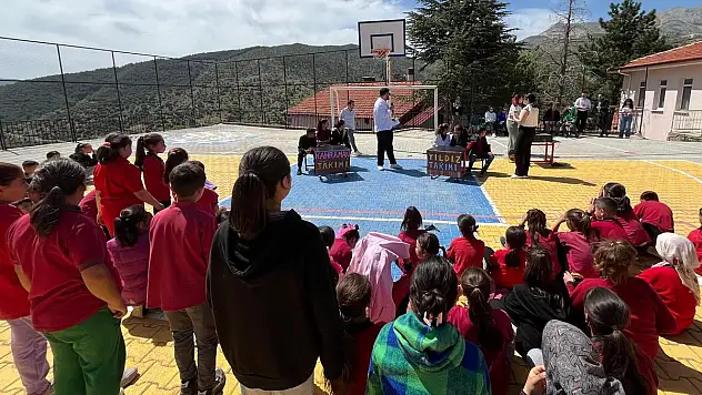 İLK YARDIMLA BAHAR ŞENLİĞİ PROJESİ HAYATA GEÇİRİLDİ