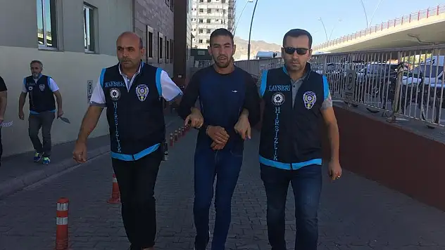 İmam odasından ve yardım kasalarından para çalan hırsız yakalandı