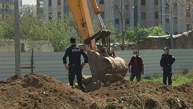 İNŞAAT KAZISINDA TARİHİ ESER BULUNDUĞU İHBARI POLİSİ HAREKETE GEÇİRDİ