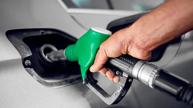 İran-İsrail krizi petrol piyasasını vurdu: Motorine rekor zam!