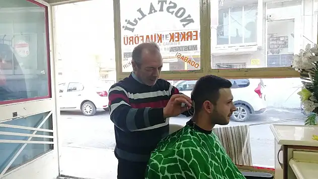 İŞ YERİNDE KUŞLARA YUVA YAPTI