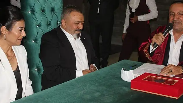 İŞADAMI ORHAN GÖÇ NİKAH MASASINA OTURDU