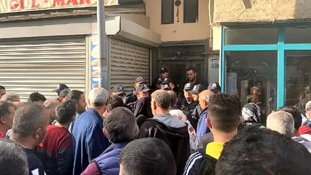 İSTANBUL'DA AKRABALAR ARASINDA ÇIKAN SİLAHLI KAVGADA 3 KİŞİ ÖLDÜ