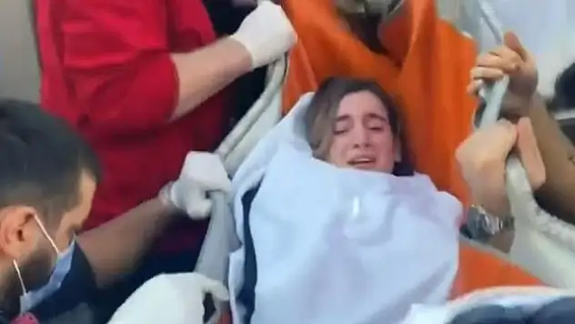 İSTANBUL'DA BIÇAKLI BİR SALDIRGANIN REHİN ALDIĞI HEMŞİRE KURTARILDI