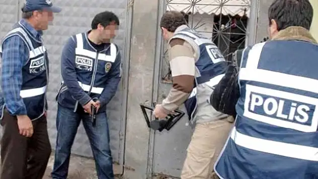 İSTANBUL'DA DEV OPERASYON:1 TON 881 KİLO UYUŞTURUCU ELE GEÇİRİLDİ
