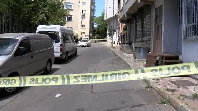 İSTANBUL'DA POLİSE SİLAHLI SALDIRI!