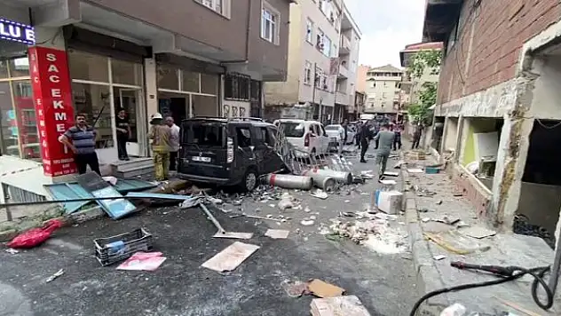 İSTANBUL'UN ORTA YERİNDE PATLAMA!