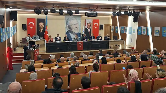 İYİ Parti Talas'tan ödüllü İstiklal Marşı okuma yarışması