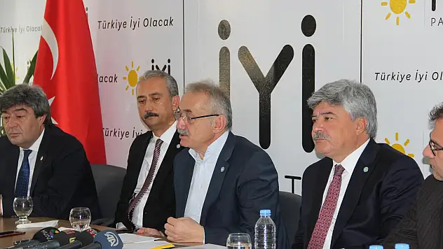 İYİ PARTİ'DE 'YEREL YÖNETİMLER' KONULU BASIN TOPLANTISI DÜZENLENDİ