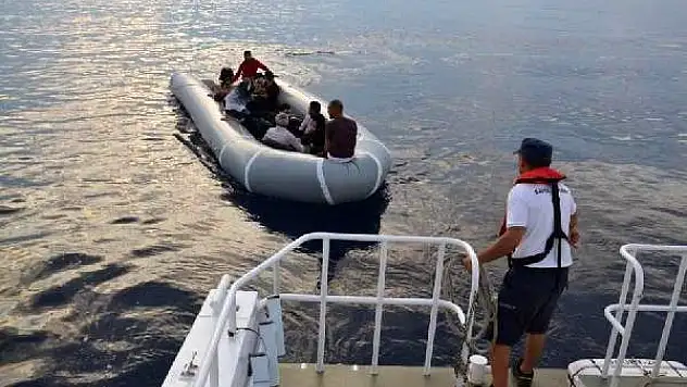 İzmir'de 51 kaçak Göçmen Yakalandı
