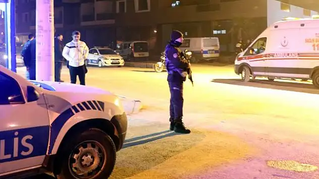 İZMİR'DE POLİS VE KIZ ARKADAŞI EVDE ÖLÜ BULUNDU