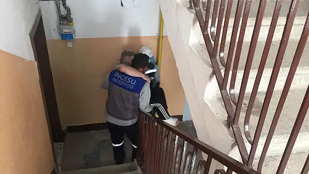 KALÇA VE AYAK KIRIĞI OLAN VATANDAŞA BELEDİYE YARDIM ETTİ