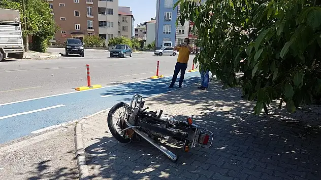 KAMYON İLE MOTOSİKLET ÇARPIŞTI: 1 AĞIR YARALI