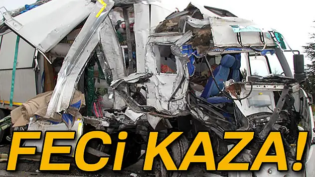 Kamyon yolcu otobüsüne çarptı: 7 yaralı