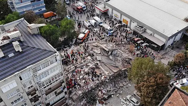 KANDİLLİ MÜDÜRÜ ÖZENER: DEPREMDE 30-40 KİLOMETRELİK BİR FAY HATTI KIRILDI