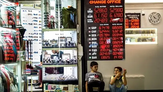 Kapalıçarşı'da Döviz Büroları Tabela Işıklarını Kapattı! En Fazla 100 Dolar Bozuyorlar