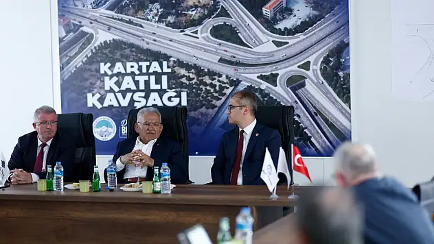 Kartal Katlı Kavşağı hızla ilerliyor