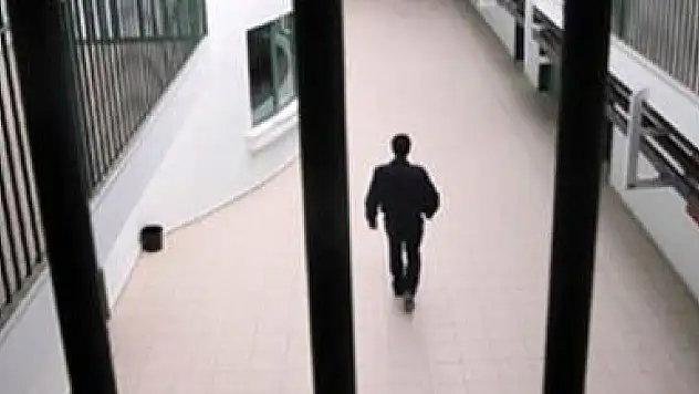 KAYIP DİYE ARANAN ÇOCUK CEZAEVİNDE ÇIKTI