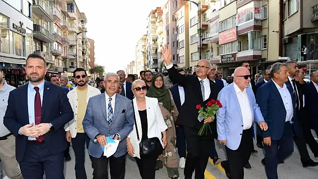 Kayısı Festivali kortej yürüyüşü coşkuyla yapıldı