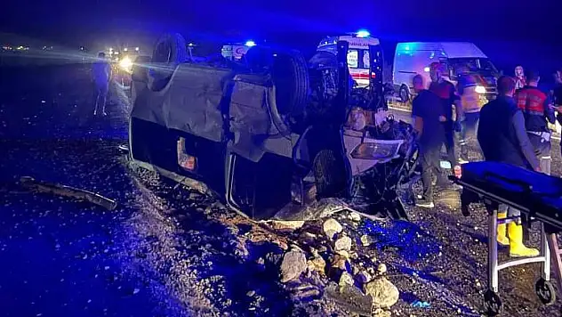 KAYSERİ -AVANOS KARAYOLUNDA KAZA: 2'Sİ AĞIR 5 KİŞİ YARALANDI