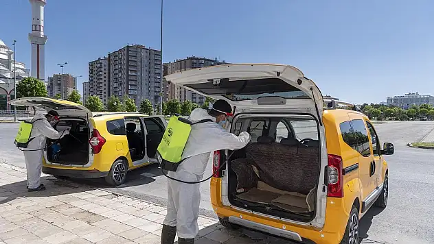 KAYSERİ BÜYÜKŞEHİR BELEDİYESİ'NDEN TAKSİLERE DEZENFEKTE HİZMETİ