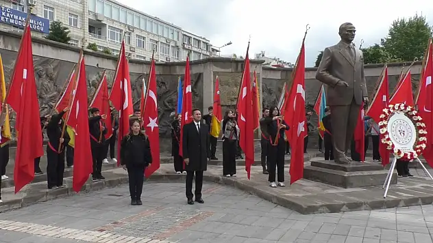 Kayseri'de 19 Mayıs Etkinlikleri çelenk sunumuyla başladı