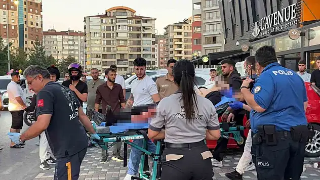 Kayseri'de AVM önünde bıçaklı kavga: 1 yaralı